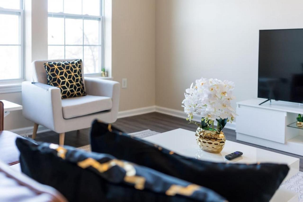 Private Bedroom Downtown Indy - Shared Indianapolis Ngoại thất bức ảnh