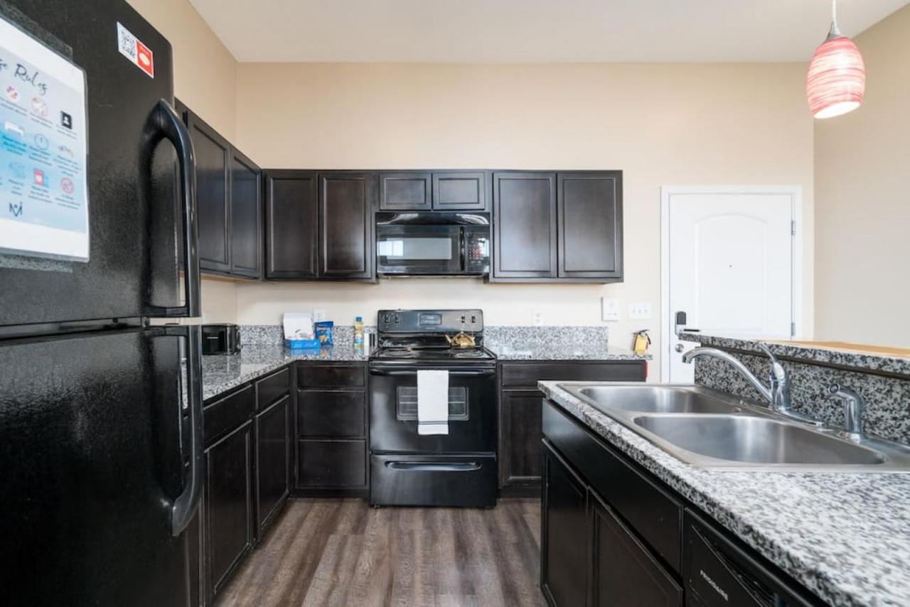 Private Bedroom Downtown Indy - Shared Indianapolis Ngoại thất bức ảnh